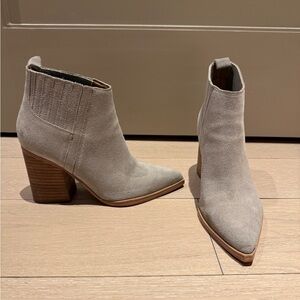 Suede Ankle Boots - Light Gray